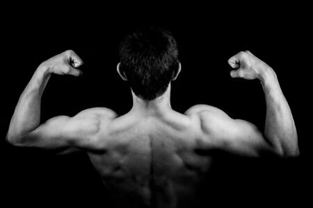 costas masculinas com músculos