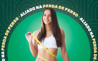 Mulher com fita métrica envolta da barriga